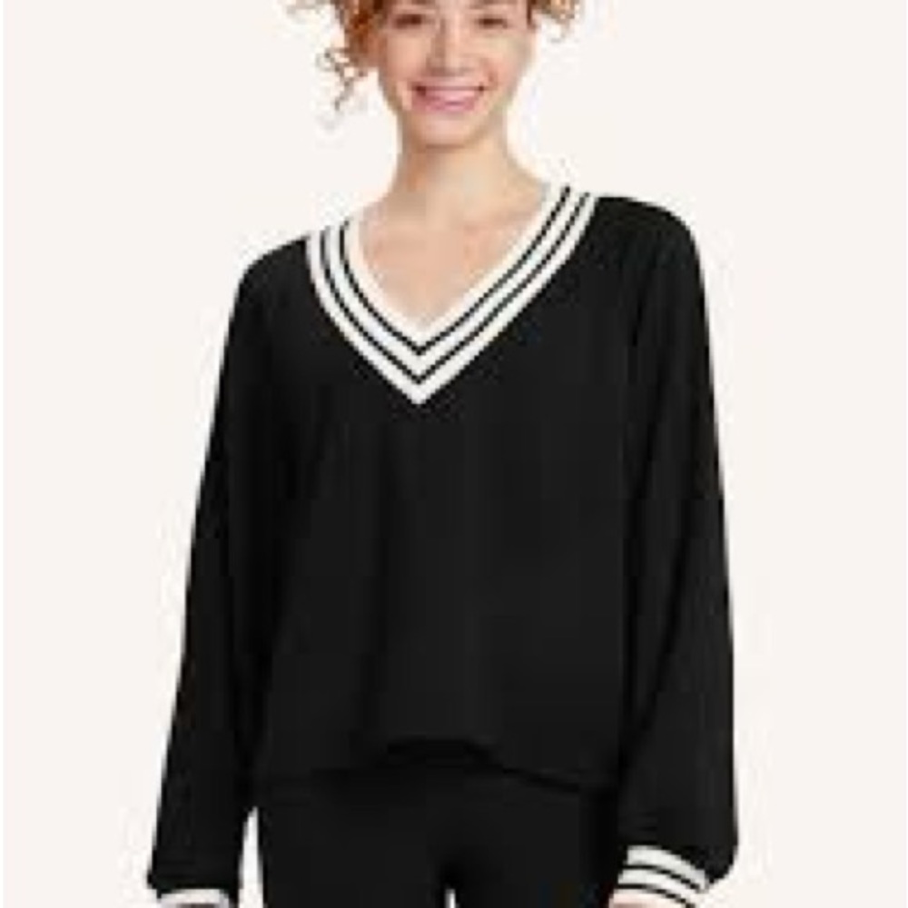 Off the Court V-Neck Sweatshirt peloton